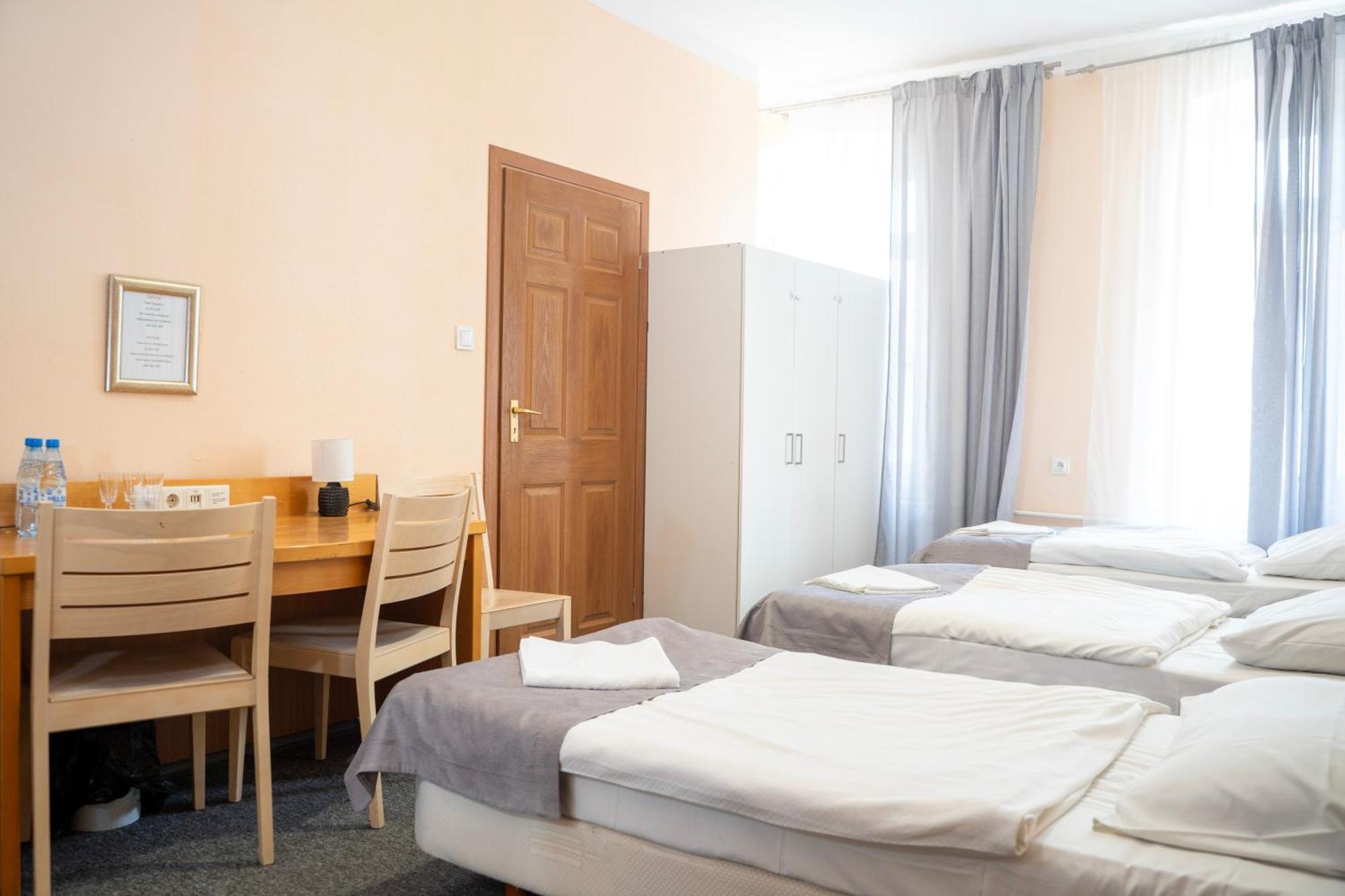 Hostel Krosnienska 12 Zielona Gora  Luaran gambar