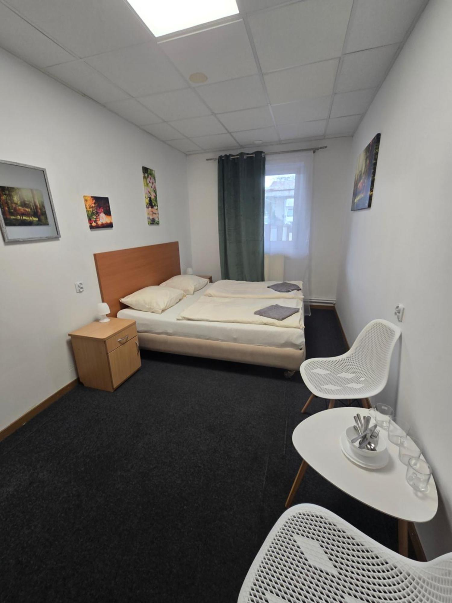 Hostel Krosnienska 12 Zielona Gora  Luaran gambar