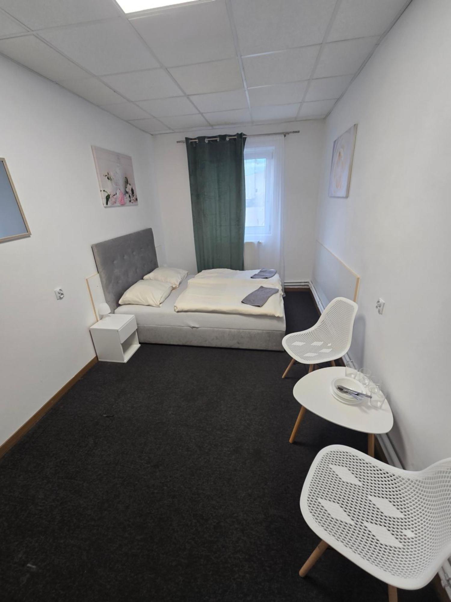 Hostel Krosnienska 12 Zielona Gora  Luaran gambar